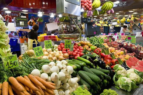 深不可測的蔬菜批發(fā)市場 從菜攤到十套房產(chǎn)的財富密碼